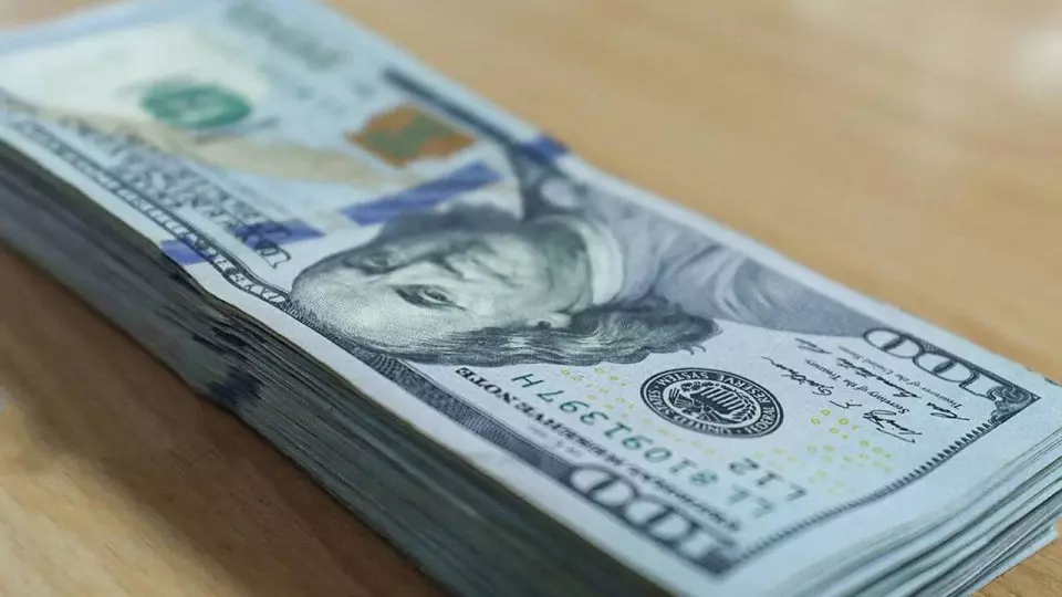 وزیر اقتصاد: ارز باید تک‌نرخی شود