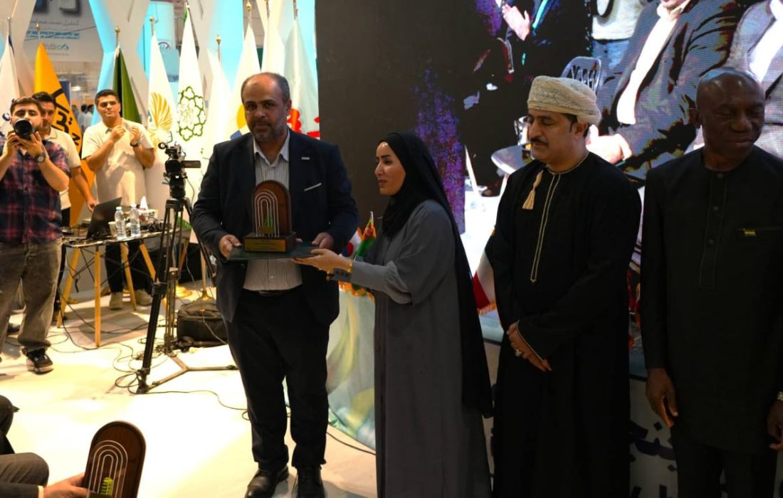 بیمه‌ دی غرفه برتر سومین نمایشگاه بین‌المللی شهر پایدار کیش شد