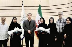 گام نخست دانش آموزان عسلویه در مسیر دانش پزشکی/ مدیرعامل پتروشیمی پارس از سارا و حلیمه تجلیل کرد