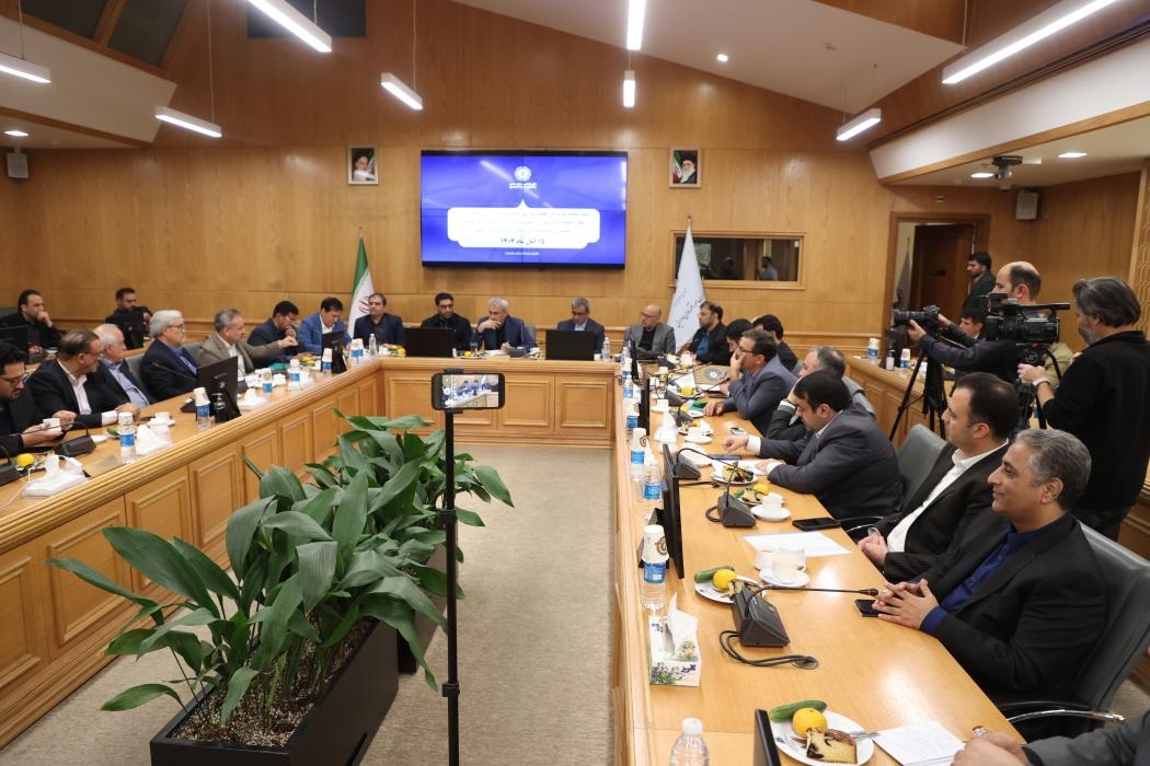 حضور مدیرعامل بانک صنعت و معدن در نشست وزیر امور اقتصادی و دارایی با فعالان اقتصادی استان خراسان رضوی و سرمایه‌گذاران خارجی