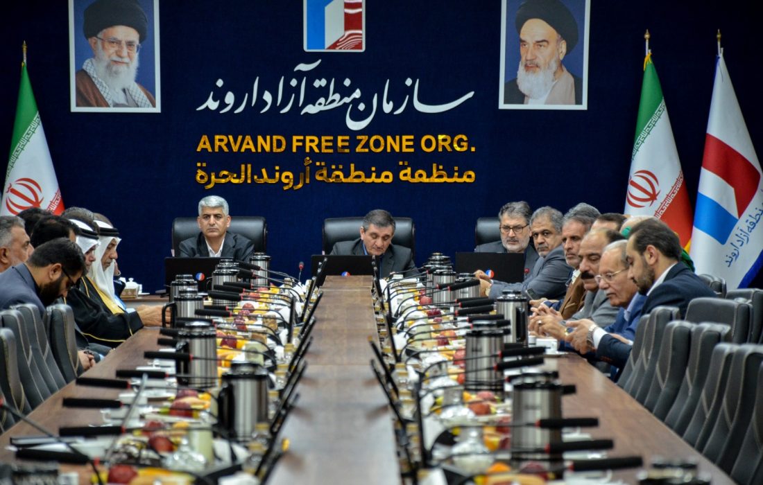 نشست مدیرعامل سازمان منطقه آزاد اروند با معتمدین محلی؛ آغاز فصل تازه‌ای از هم‌افزایی اجتماعی و اقتصادی در اروند