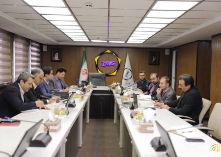 نشست هم‌اندیشی بورس کالا با تولیدکنندگان نقره برگزار شد