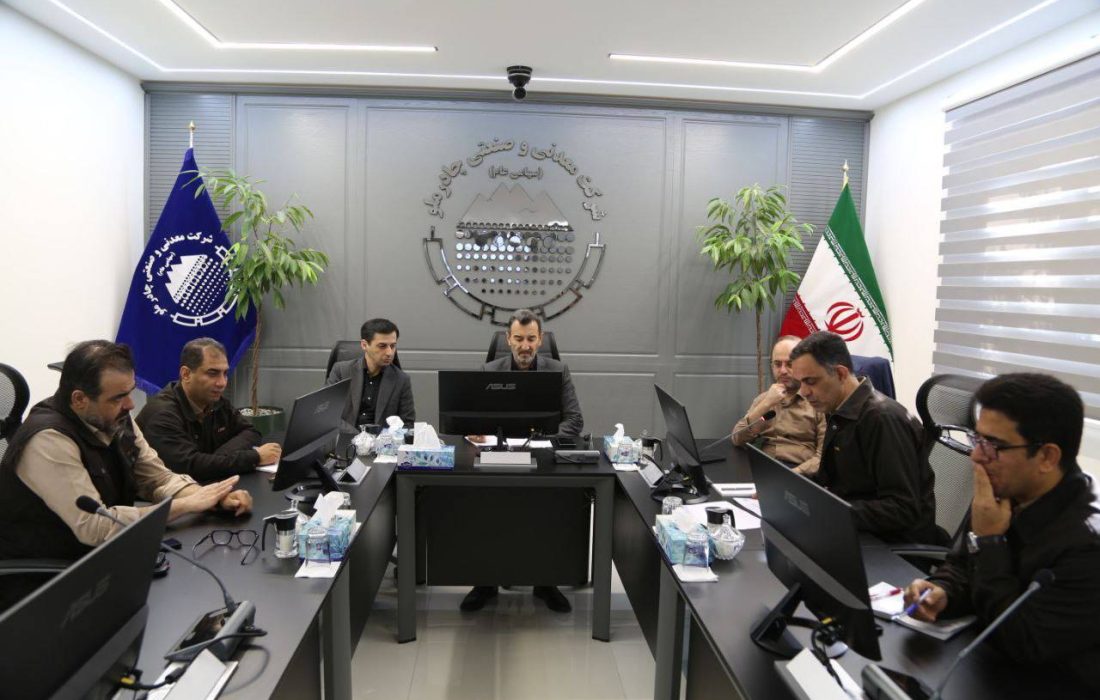 بازدید رئیس هیأت عامل ایمیدرو از مجتمع‌های صنعتی و معدنی چادرملو