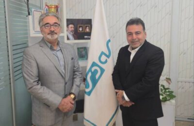 تقدیر از بیمه گزار ۴ و نیم میلیاردی بیمه زندگی در شعبه آمل