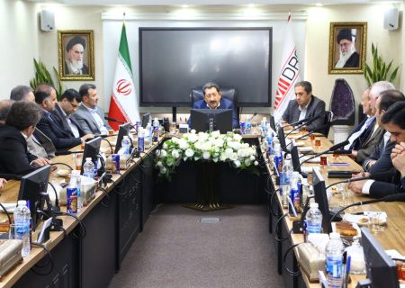 تاکید بر ”پروژه های ایجادی“ و ”فعال کردن محدوده های معدنی“ از سوی ایمیدرو/ اهمیت نقش ایمیدرو در تحقق استقلال اقتصادی و افزایش تولید ناخالص داخلی