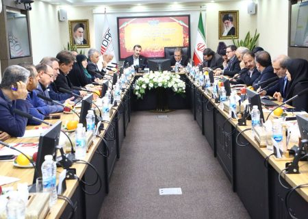 خلوصی: رشد ۱۳ درصدی بخش معدن؛ نیازمند ۳۰ میلیارد دلار سرمایه گذاری است / تاکید بر برگشت وجوه حاصل از واگذاری سهام به ایمیدرو‌