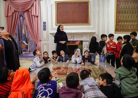 هدیه متفاوت بانک کارآفرین به دانش آموزان