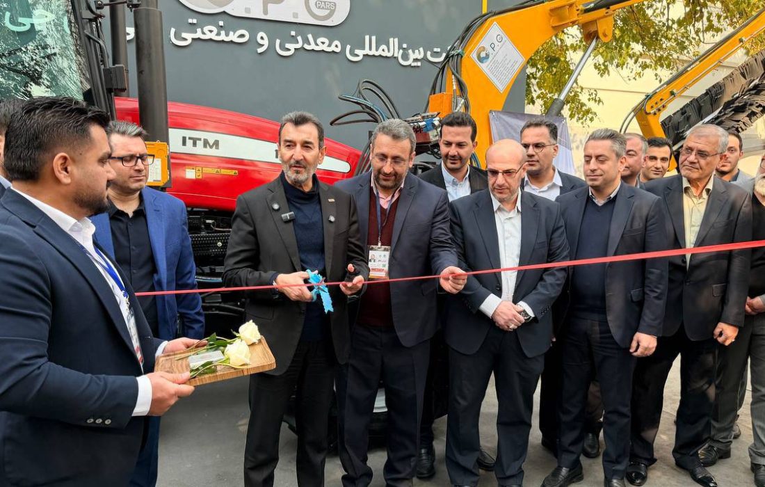 نخستین دستگاه «سولارواش» ساخت چادرملو توسط رییس هیأت عامل ایمیدرو رونمایی شد
