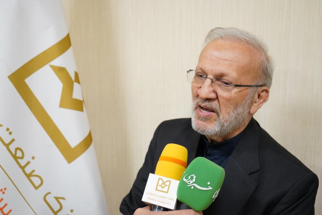 دکتر منوچهر متکی در نشست نظارتی کمیسیون اقتصادی با بانک صنعت و معدن: این بانک بازوی اجرایی پروژه‌های ملی است