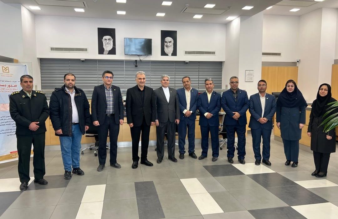 نشست قائم‌مقام مدیرعامل بانک صنعت و معدن با جمعی از صنعتگران استان خراسان جنوبی برای بررسی مسائل واحدهای تولیدی