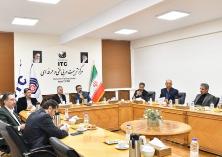 نشست هم اندیشی مرکز توسعه تجارت الکترونیکی با مرکز تربیت مربی سازمان آموزش فنی و حرفه ای کشور برگزار شد