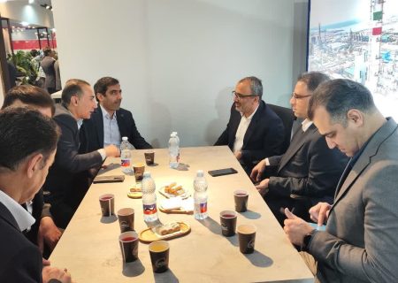 نشست مدیرعامل پتروشیمی بوعلی سینا با مدیران ارشد بانک تجارت و صادرات