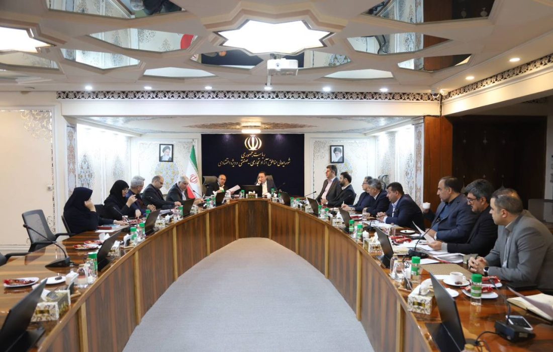 بررسی مسائل گمرکی مناطق آزاد در نشست مشترک دبیر شورای‌عالی و رئیس‌کل گمرک ایران