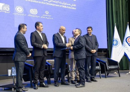 تقدیر وزیر کار از اقدامات توسعه ای ایمیدرو در صنعت گوهرسنگ ایران