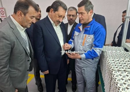 وزیر صمت از واحد‌های تولیدی در دوشنبه تاجیکستان بازدید کرد