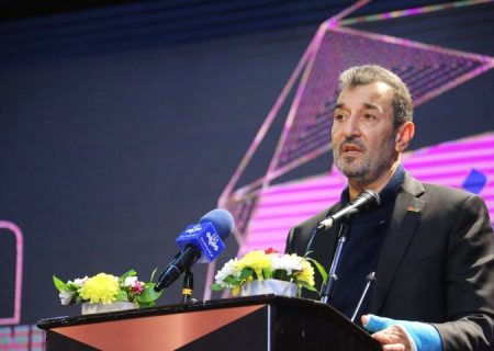تولید شمش فولاد به مرز ۳۰ میلیون تن رسید/ فولادی ها در حال تولید شبانه‌روز هستند