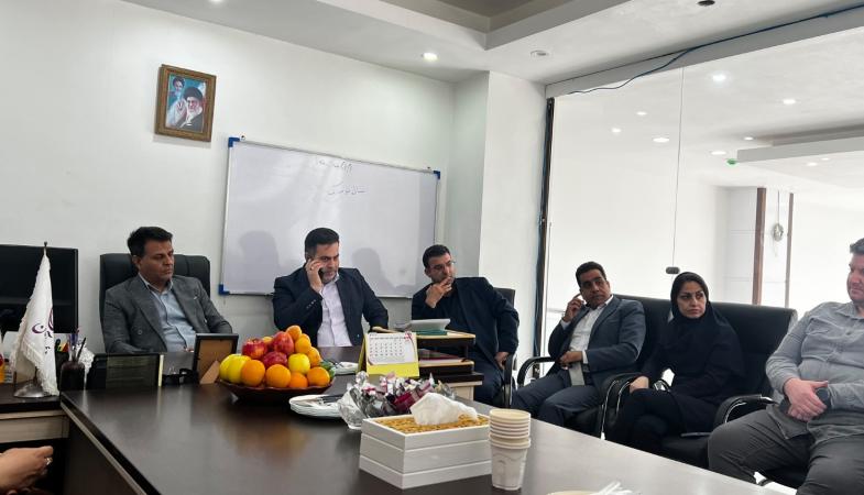 بازدید از شعب ایلام و تنکابن با محوریت ارتقای خدمات و تحقق اهداف عملیاتی