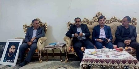 تجلیل از ایثار شهدا در دیدار مدیران بیمه دی با خانواده شهید پاسدار سعید مرادی