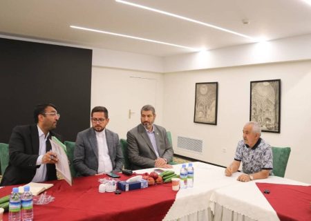 ملاقات چهره‌به‌چهره شهردار منطقه ۹ با آسیب‌دیدگان جنگ رمضان در هتل‌های تهران